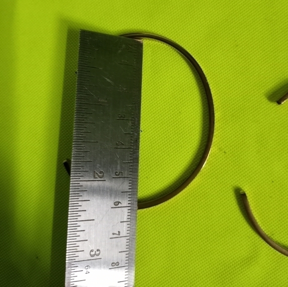 Pair cuff bracelets "mind over matter" & "smile, breath, and go slowly" - Picture 6 of 7